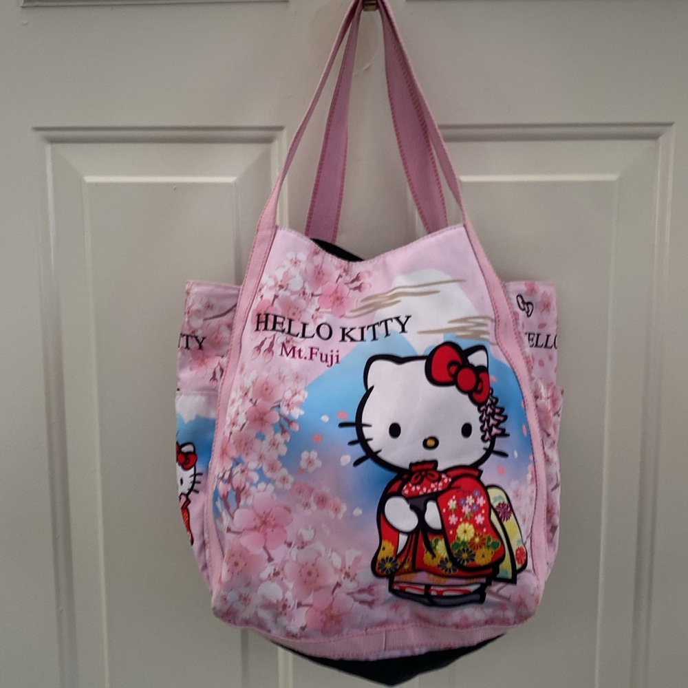 Hello Kitty Mt. Fuji Tote Bag - Beverage Sleeves 2017 - Picture 14 of 16